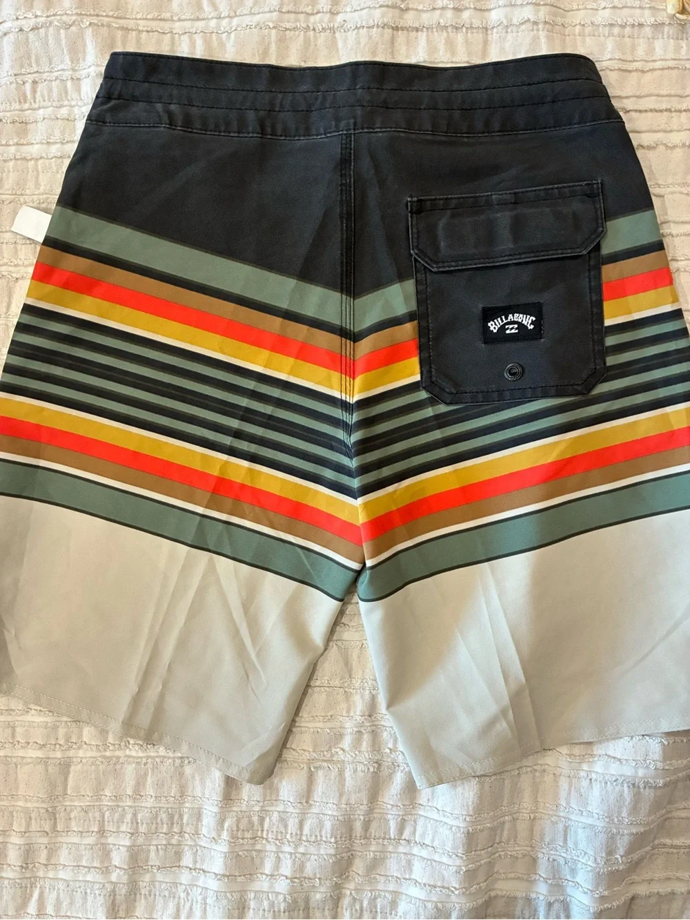 NWT Billabong Men’s Olive Multi-Stripe Boardshorts - Black/Olive/Gray